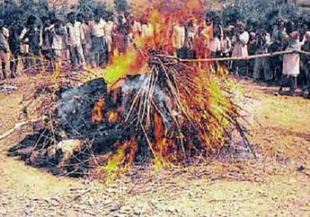 Mengenal Pati Obong,  Tradisi Janda Membakar Diri Sendiri Demi Menjaga Kehormatannya