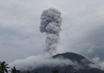 BREAKING NEWS! Gunung Ibu di Halmahera Meletus Sabtu 12 Januari 2019