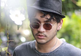 Giorgino Abraham Posting Foto Berenang, Netizen Malah Salah Fokus!