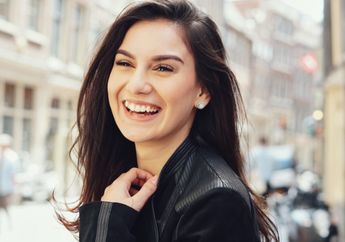 Inspirasi Busana Kondangan ala Irish Bella, Bikin Gayamu Makin Feminin!