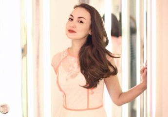 Jadi Bridesmaid di Pernikahan Edric Tjandra dan Venny Chandra, Penampilan Rianti Cartwright Menyita Perhatian!