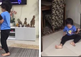 Lagi! Sering Main Gadget, Anak ini Alami Kerusakan Saraf Hingga Susah Berjalan
