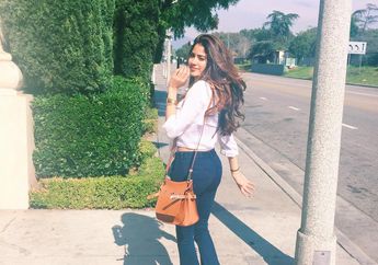 Fashion OOTD Kece ala Janhvi Kapoor, Aktris Bollywood Termuda!