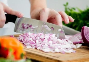 Coba Letakkan Irisan Bawang Merah di Sudut Ruangan Saat Musim Hujan, Besar Manfaatnya