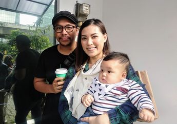 Tak Pakai Jasa Baby Sitter, Viviane dan Sammy Simorangkir Ingin Nikmati Perkembangan Anak