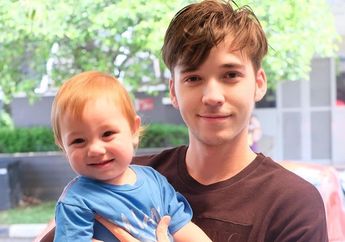 Intip Potret Anak Stefan William yang Punya Paras Bule dengan Rambut Pirang dan Mata Biru, Ganteng Abis!