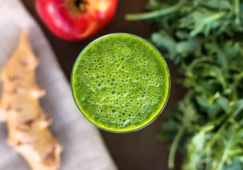 DIY Jus Sayuran Detoks yang Cepat Turunkan Berat Badan Kita!