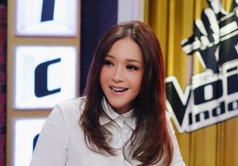 Nampak Simple, Koleksi Sabuk Mewah Maia Estianty Ternyata Seharga Sepeda Motor