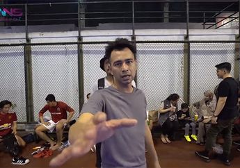 Begini Gaya Raffi Ahmad Bayar Lapangan Futsal dengan Dolar, Petugasnya Sampai Tertegun!
