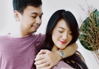 Hamil 6 bulan, Istri Raditya Dika Dapat Kejutan Baby Shower Dari Keluarga dan Sahabat