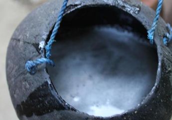 'Jimat' Kearifan Lokal di Tengah Pandemi, Tangkal Virus Corona dengan Arak Bali