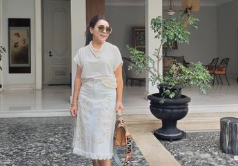 Melancong ke Yogyakarta, Mayangsari Cicipi Bakso Raksasa Sebesar Helm 