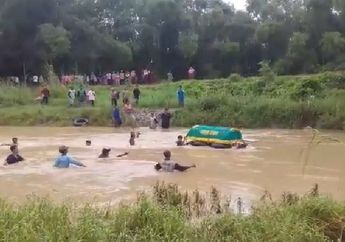 Terpaksa Apungkan Keranda Mayat di Sungai Karena Tak Ada Jembatan Penghubung, Warga Gresik: Biar Pemerintah Tahu!