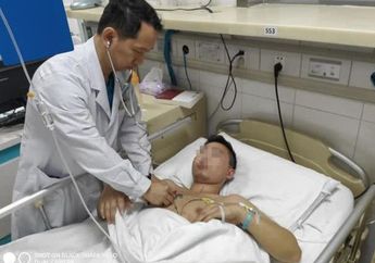 Keseringan Begadang Sambil Main Hape, Pria Ini Terkena Penyakit Jantung