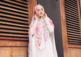 Tampil Kalem dan Simpel dengan Hijab, Penampilan Mulan Jameela Sukses Curi Perhatian!