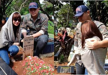 Tangis Adiezty Fersa Pecah Saat Ziarah ke Makam Si Buah Hati, Ace Dirga Bersama Gilang Dirga