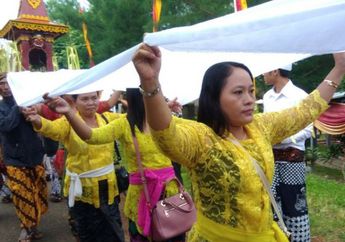 Nyepi 2019: Menguak Makna Upacara Melasti, Tradisi Wajib Sebelum Hari Raya Nyepi