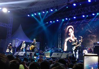 Suzzanna Turut Ramaikan Panggung Konser Naif