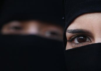 Bukan Karena Pakaian Terbuka, Korban Dilecehkan Bahkan Saat Tubuhnya Tertutup Sopan dan Pakai Kerudung