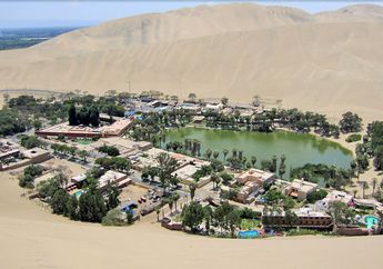 7 Desa Tersembunyi Paling Unik di Dunia, Terletak di Kawah Gunung Merapi hingga Tengah Gurun Pasir!