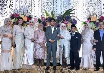 Intip 5 Potret Pernikahan Kakak Maia Estianty, Pinky Evianty, Tangis Haru sang Ayah Pecah Saat Lakukan Prosesi Sungkeman