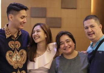 Unggahan Sendu Pacar Mikha Tambayong di Hari Meninggalnya sang Calon Mertua, Serba Hitam dan Tanpa Kata