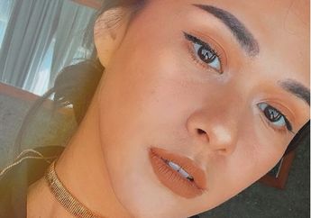 Sering Dipuji, Ini Gaya Makeup Natural Nana Mirdad yang Cocok untuk Kamu Tiru