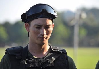 Bintangi Foxtrot Six, Mike Lewis Malu Minta Fans Nonton Filmnya