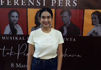 Happy Salma Beberkan Ide Awal Pembuatan Teater Cinta Tak Pernah Sederhana