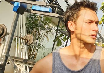 Merangkak dari Bawah hingga Pernah Tinggal di Kontrakan dan Dibayar Cuma Rp 500 Ribu Saat Syuting, Indra Bruggman Akui Pernah Dimaki-maki Pimpinan Bareng Aktor Ini: Dulu Kami Nakal dan Dimaki-maki