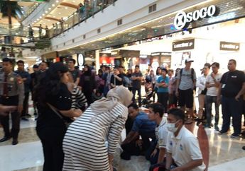 Seorang Pria Jatuh dari Lantai 3 Pondok Indah Mall 2 Jakarta Selatan