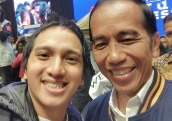 Ge Pamungkas Kewalahan Pisahkan Jokowi dari Kerumunan Ibu-Ibu