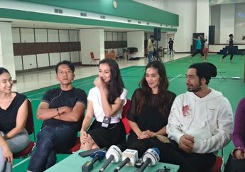 Akui Tak Bisa Nyanyi, Atiqah Hasiholan Justru Ditantang Akting Jadi Biduan Dangdut