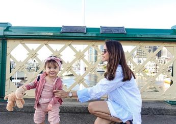 Gaya Lucu Brie Anak Acha Septriasa Saat Pertama Kali Belajar Balet