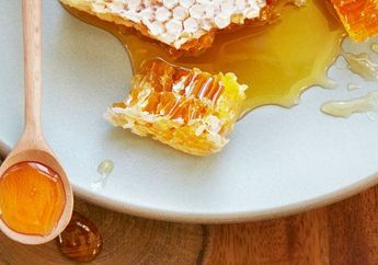 Rutin Konsumsi Air Madu Bisa Cegah Infeksi Saluran Kemih dan Alergi, Loh!