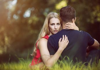 Bukan Karena Tak Cinta, Ternyata Ini Alasan Seorang Istri Selingkuhi Pasangannya