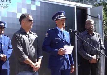 Berikan Pidato Emosional Sambil Menangis Pasca Penembakan di Christchurch, Polisi Selandia Baru : Saya Bangga Menjadi Muslim