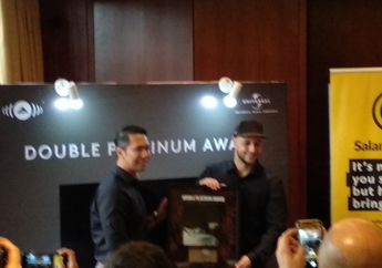 Maher Zain Raih Penghargaan Double Platinum di Indonesia