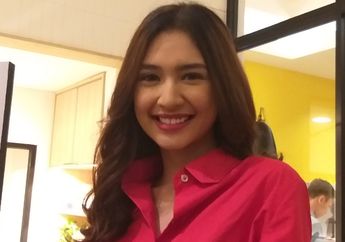 Banyak Model yang Terpleset, Mikha Tambayong&nbsp;Justru Tampil Memukau di Plaza Indonesia Fashion Week 2019