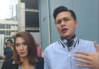 Ussy Sulistiawaty Pamer Foto Bulu Ketiak, Andhika Pratama Berikan Komentar