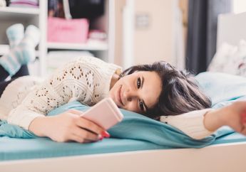 Memiliki Teman Baru di Platform Kencan Membuat Perempuan Lepas dari Tekanan Sosial