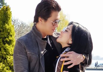 Romantis! Intip Sederet Perlakuan Manis Reino Barack kepada Syahrini Selama Liburan di Swiss, Tirukan sang Istri Bersin hingga Gandengan Tangan