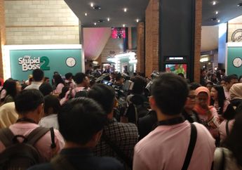 Antusias Penonton Penuhi Gala Premier Film My Stupid Boss 2