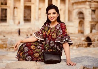 Anang Hermansyah Lesehan di Lantai, Asistennya Malah Terang-terangan Santai Makan di Meja, Ashanty : Ibu Bos Kita Ga Biasa Makan di Lantai!