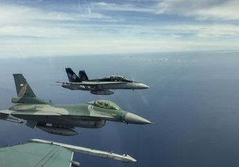 Dogfight Seru Saat 2 F-16 TNI AU Dikeroyok 9 F/A-18 Hornet Amerika di Atas Laut Jawa