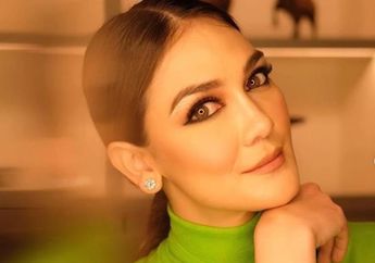 Tajir Banget! Ini Deretan Koleksi Sneakers Branded Mahal Milik Luna Maya yang Nggak Kalah dari Syahrini