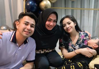 Tampil Simpel dalam Balutan Kaos Seharga Belasan Juta, Mertua Raffi Ahmad Banjir Pujian Lewat Penampilannya Saat Berulang Tahun!