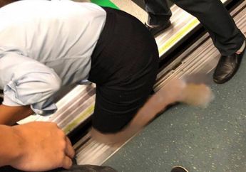 Terperosok di Celah MRT, Wanita Ini Tak Segera Ditolong Malah Penumpang Sibuk Mengabadikannya