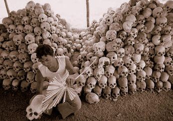 Tak Seperti Ki Hajar Dewantara Mencerdaskan Indonesia, Guru di Kamboja Ini Malah Bantai Cendekiawan Agar Negaranya Jadi Goblok