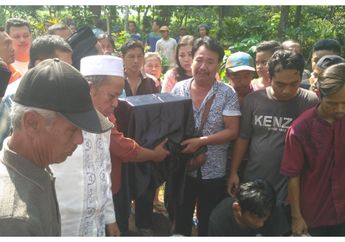 10 Hari Hilang, Kepala Guru Honorer Korban Mutilasi Akhirnya Dimakamkan, Tangis Keluarga Budi Hartanto Pecah